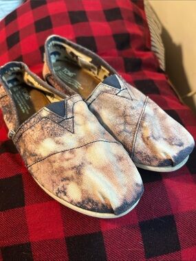 TOMS Tie-Dye Canvas Slip-Ons